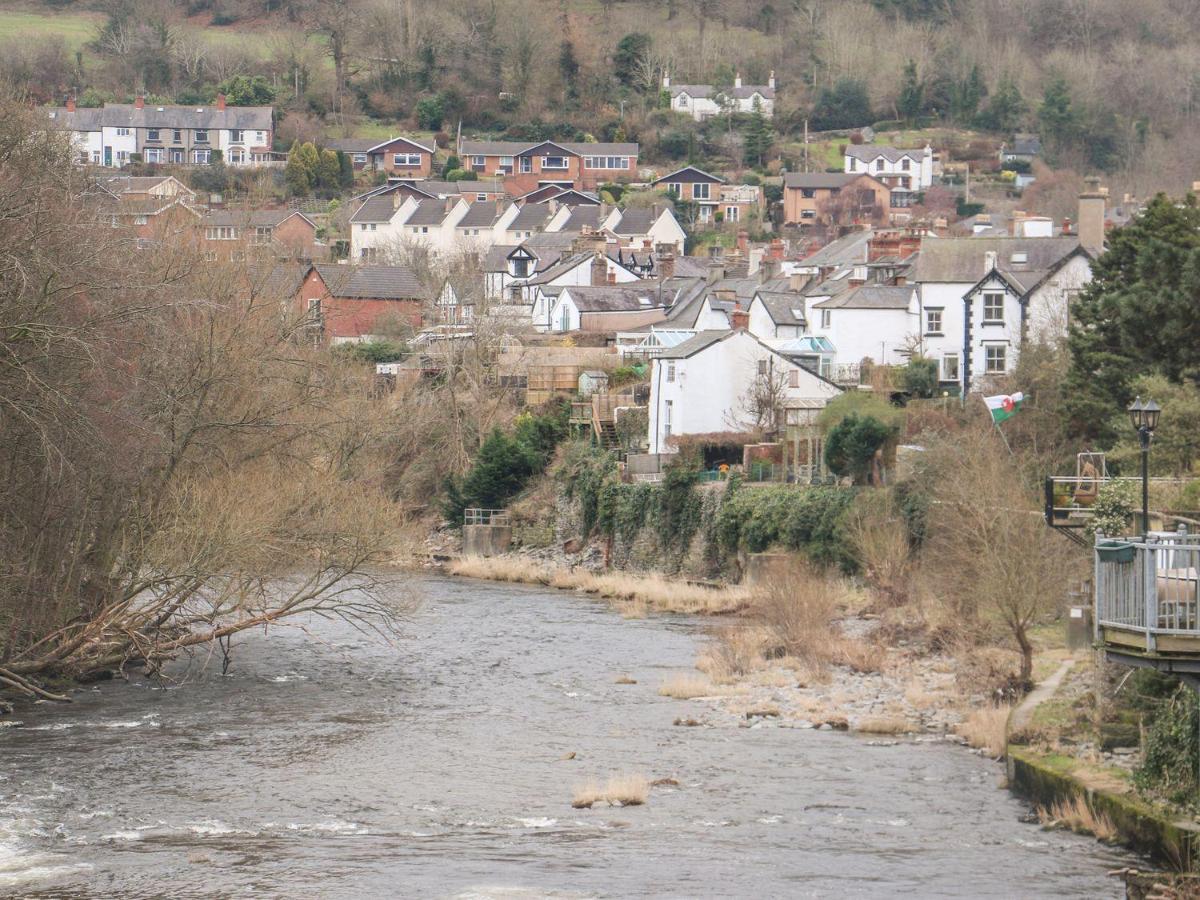 No 9 On The Riverbank Villa Llangollen Exterior photo